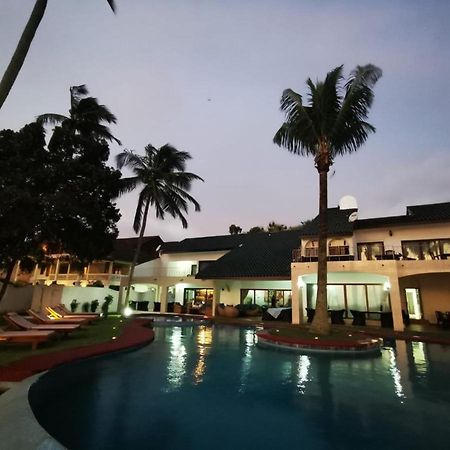 Residence Hoteliere Oceane リーブルヴィル エクステリア 写真