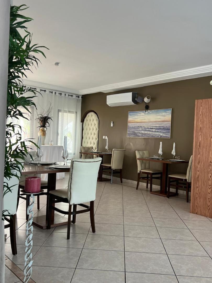 Residence Hoteliere Oceane リーブルヴィル エクステリア 写真