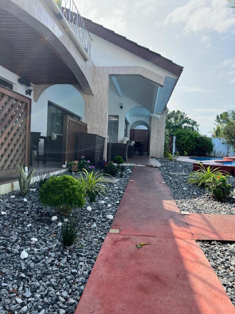 Residence Hoteliere Oceane リーブルヴィル エクステリア 写真