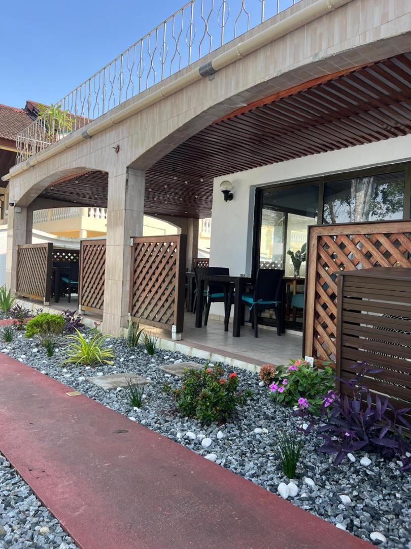 Residence Hoteliere Oceane リーブルヴィル エクステリア 写真