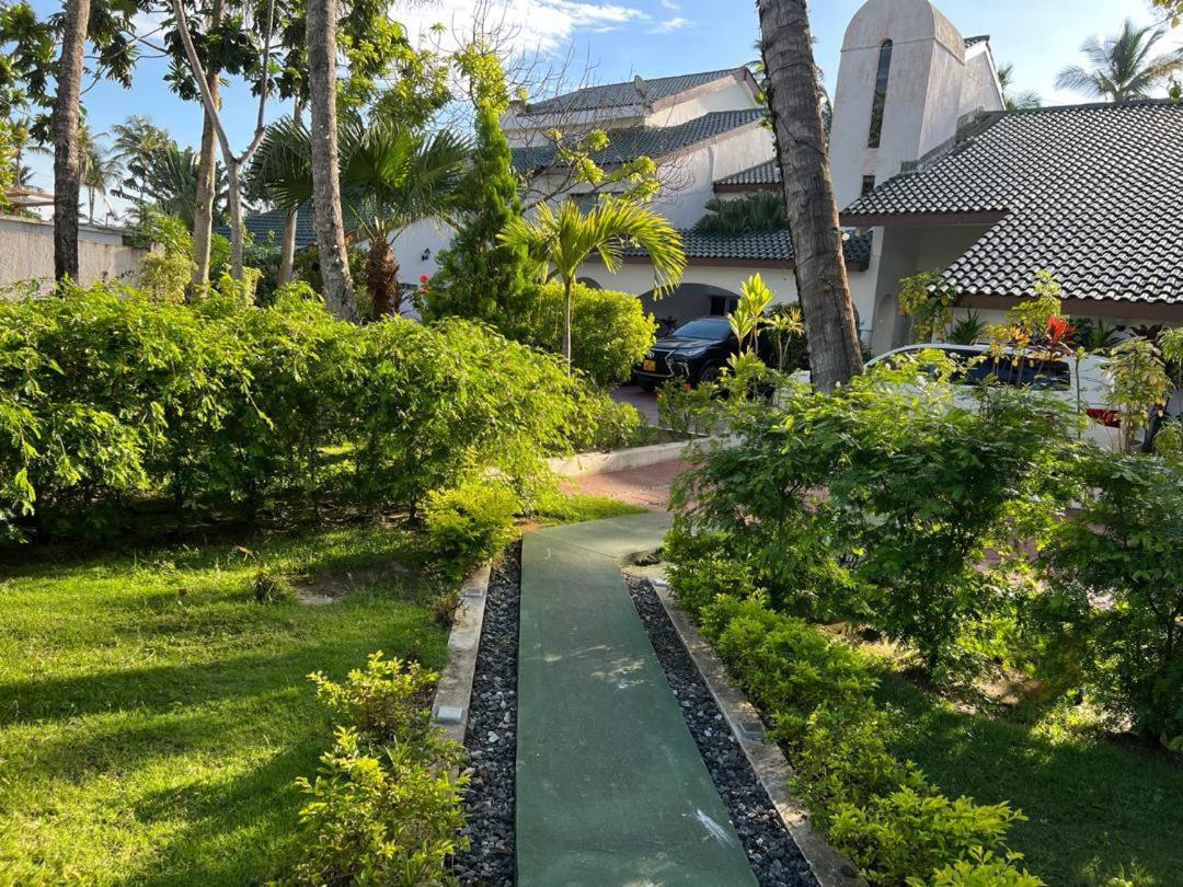 Residence Hoteliere Oceane リーブルヴィル エクステリア 写真