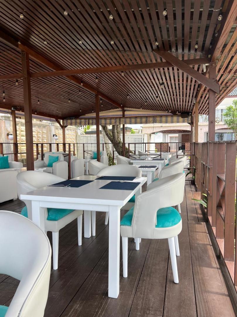 Residence Hoteliere Oceane リーブルヴィル エクステリア 写真