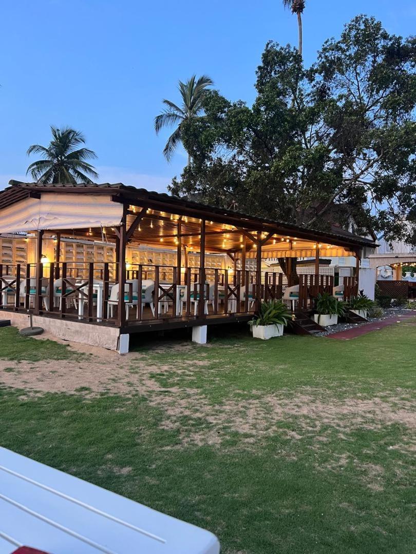 Residence Hoteliere Oceane リーブルヴィル エクステリア 写真