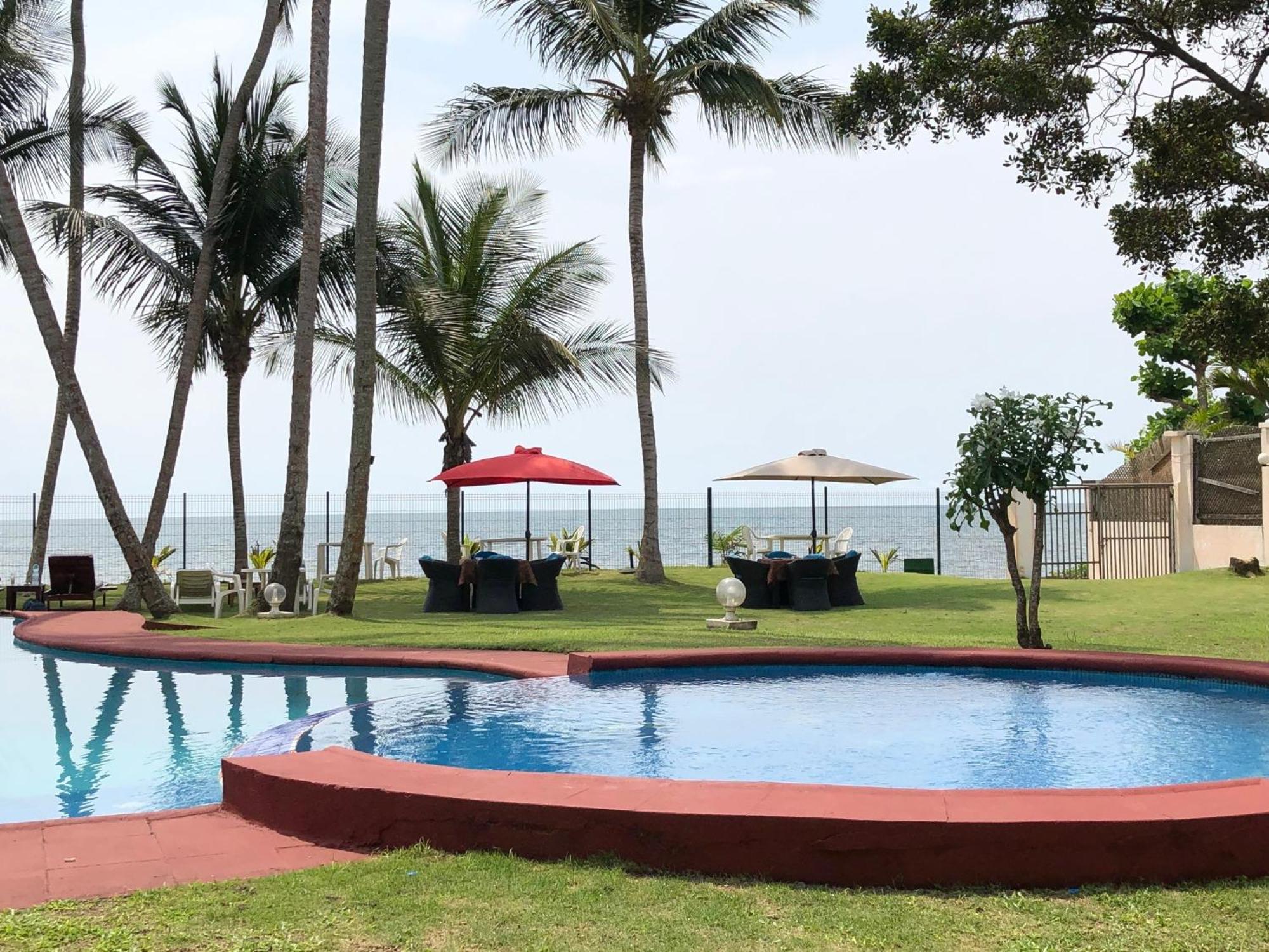 Residence Hoteliere Oceane リーブルヴィル エクステリア 写真